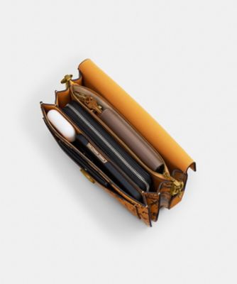 タビー ショルダー バッグ 26・グラフィティ プリント | COACH